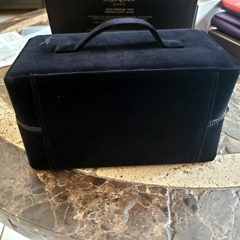 Ysl Yves Saint Laurent premium zipper vanity makeup case black noir New in box